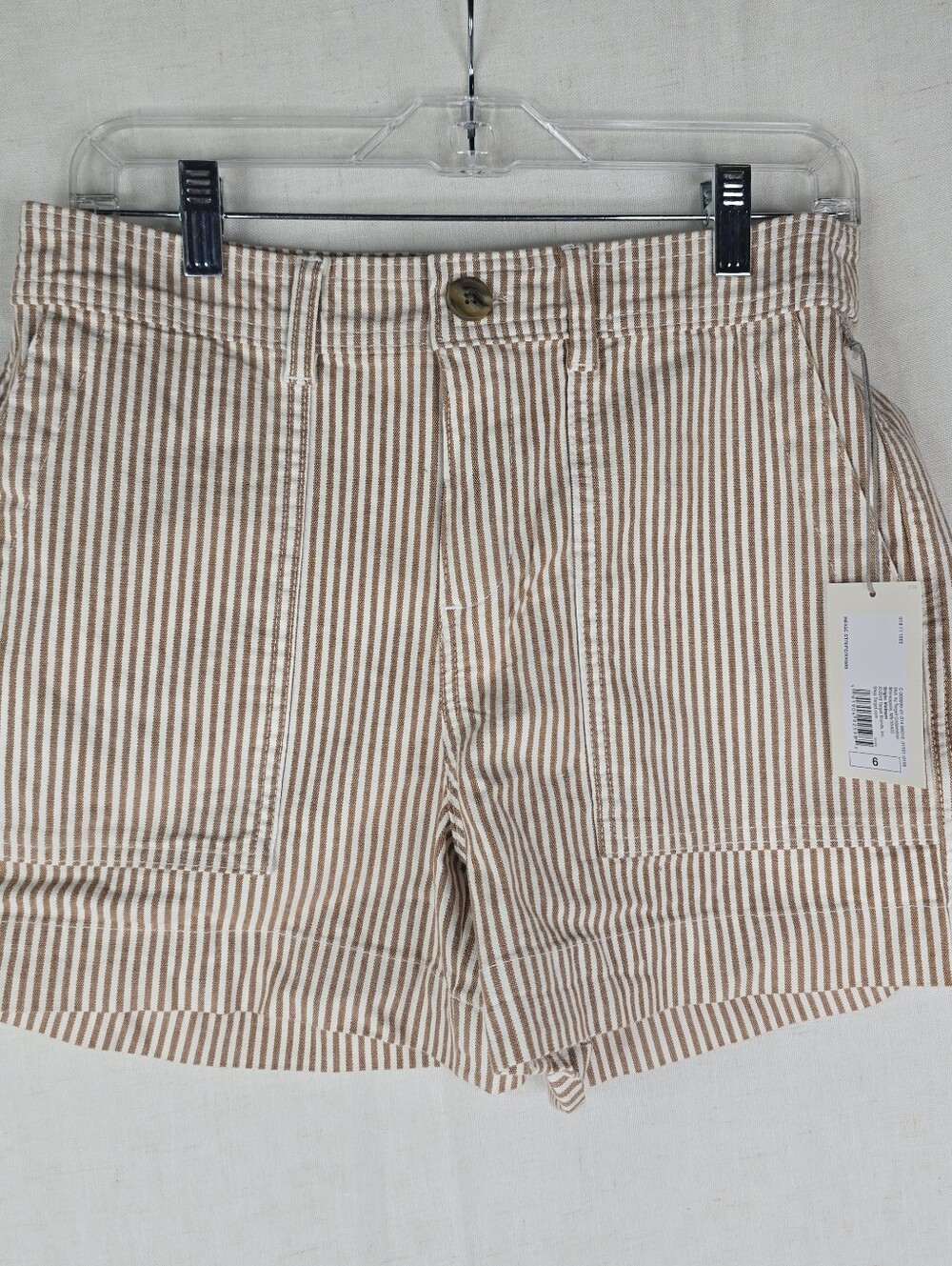 Universal Thread High Rise Womens Shorts Size 6 Striped Cream Shorts
